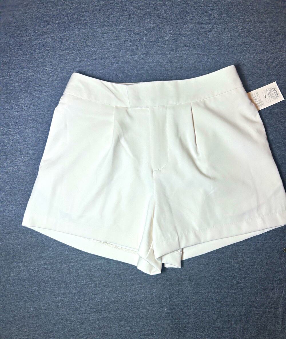 A New Day Women's White Solid Chino Shorts Pleated Stretch Regular Size 10